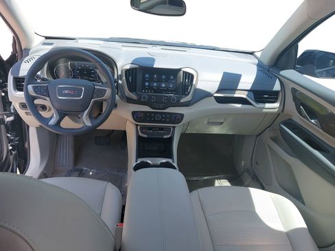 Used 2024 GMC Terrain Denali w/ Denali Premium Package AWD/4WD image 9
