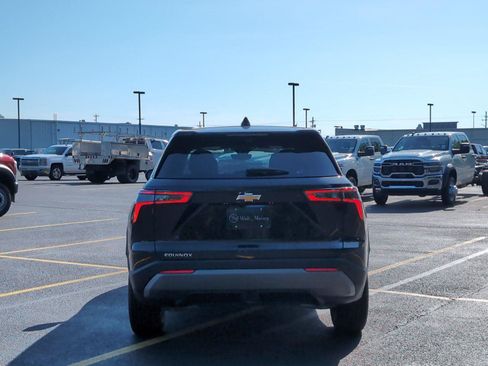 New 2026 Chevrolet Equinox LT w/ Convenience Package II FWD image 4