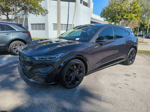 Used 2022 Ford Mustang Mach-E Premium image 9