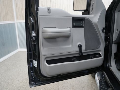 Used 2005 Ford F150 XL image 26