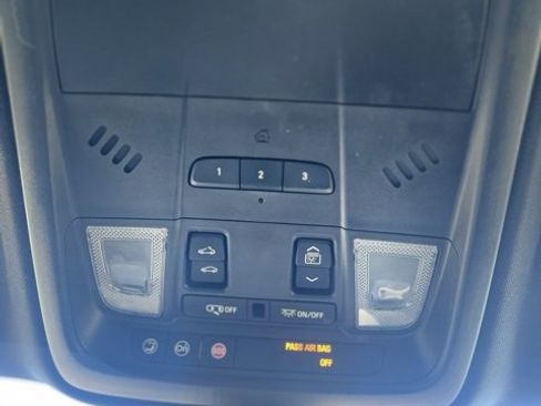 Used 2017 Cadillac XT5 Premium Luxury w/ Driver Assist Package image 10