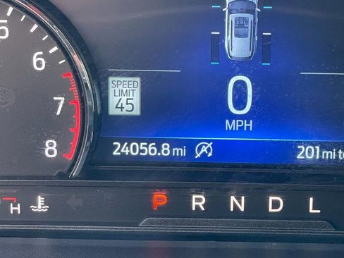 Used 2024 Ford Explorer Limited image 33