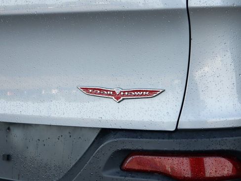 Used 2018 Jeep Cherokee Trailhawk w/ Comfort/Convenience Group image 40