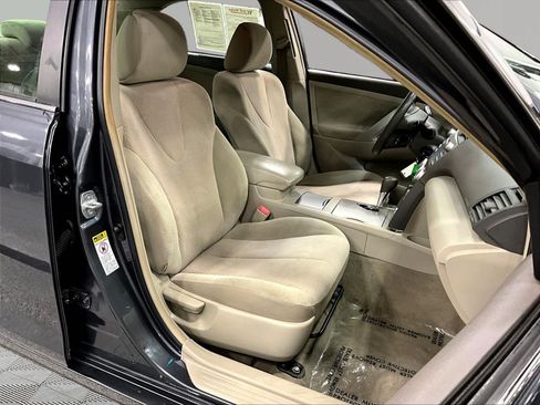 Used 2011 Toyota Camry LE FWD image 28
