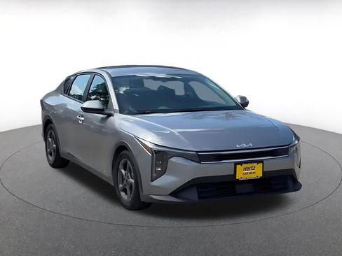 Used 2025 Kia K4 FWD image 3