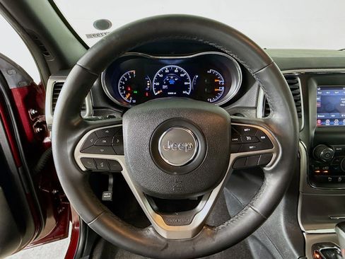 Used 2018 Jeep Grand Cherokee Laredo image 11