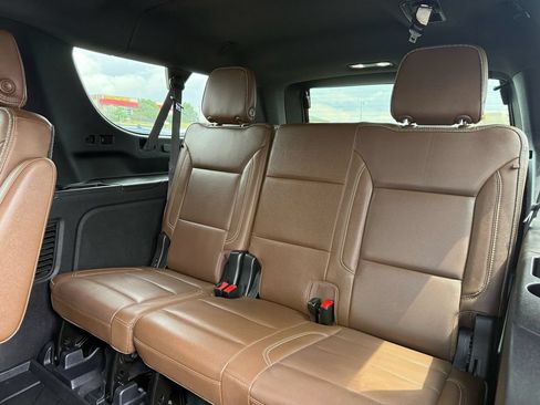 Used 2021 Chevrolet Suburban High Country AWD/4WD image 22