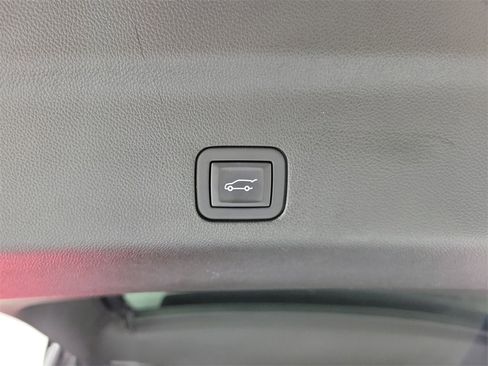 Certified 2023 Cadillac Escalade Premium Luxury Platinum w/ Heavy-Duty Trailer Package image 9