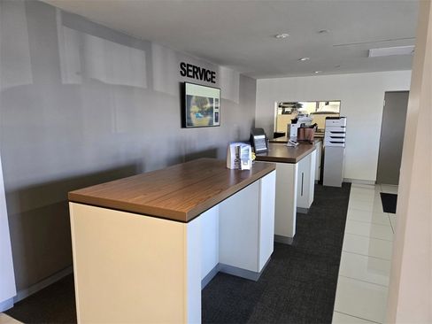 New 2025 Land Rover Range Rover Long Wheelbase SE image 19