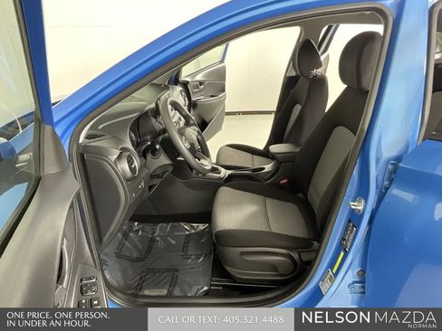 Used 2021 Hyundai Kona SE image 12