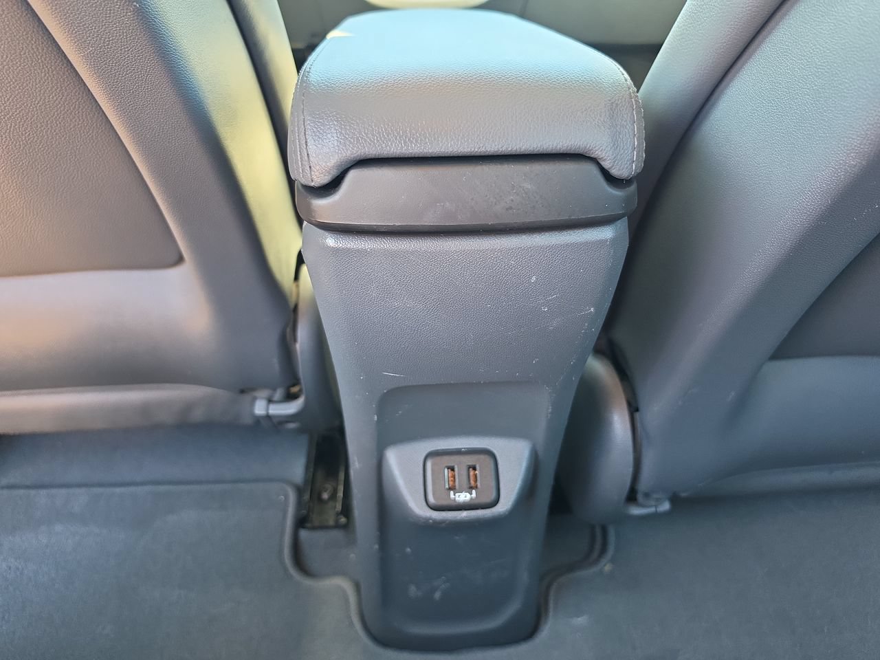 Used 2019 Chevrolet Bolt Premier w/ Infotainment Package FWD image 20