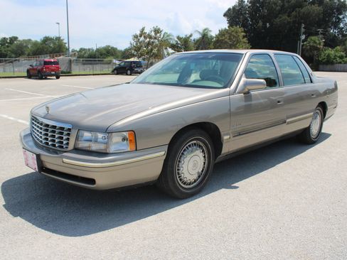 Used 1999 Cadillac De Ville D'Elegance FWD image 4