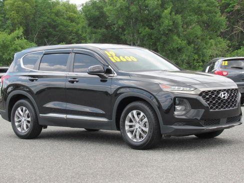 Used 2019 Hyundai Santa Fe SE FWD image 1