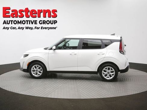 Used 2025 Kia Soul LX w/ LX Technology Package FWD image 60