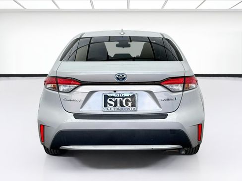 Used 2022 Toyota Corolla LE w/ Premium Interior Package FWD image 5