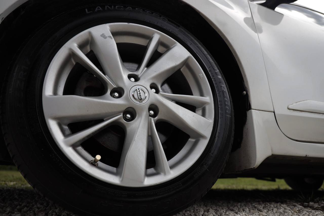 Used 2015 Nissan Altima 2.5 SL w/ Technology Package FWD image 24