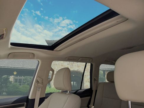 Used 2023 Lexus GX 460 Premium w/ Premium Plus Package image 8