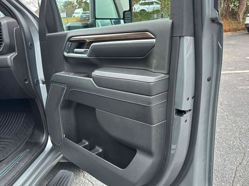 Used 2024 Chevrolet Silverado 2500 LT image 12