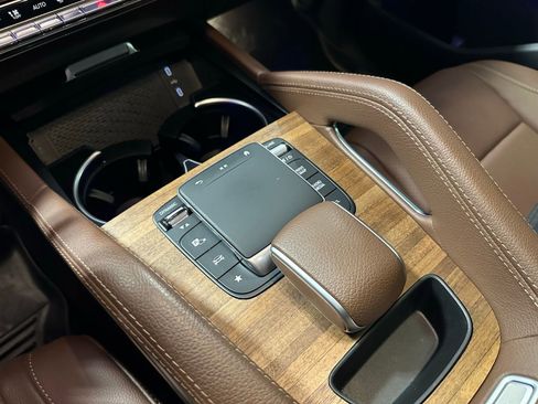 Used 2024 Mercedes-Benz GLE 350 4MATIC image 36