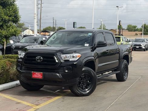 Used 2023 Toyota Tacoma SR AWD/4WD image 2