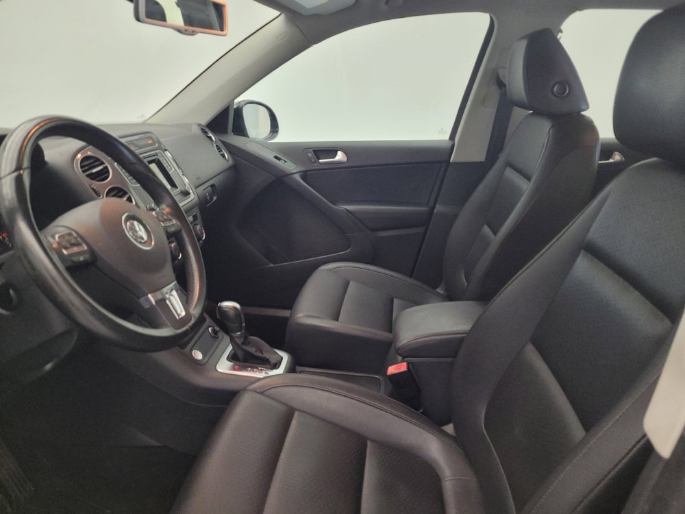 Used 2016 Volkswagen Tiguan S FWD image 17