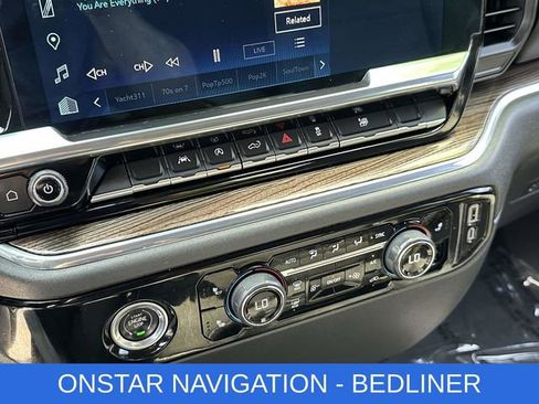 Used 2023 Chevrolet Silverado 1500 LT AWD/4WD image 6