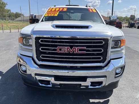 Used 2018 GMC Sierra 2500 SLT w/ Duramax Plus Package AWD/4WD image 8