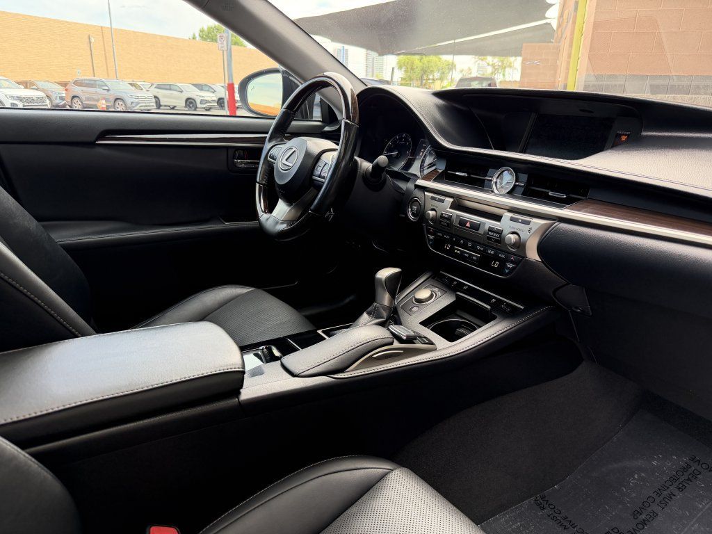 Used 2016 Lexus ES 350 w/ Navigation System Package FWD image 35