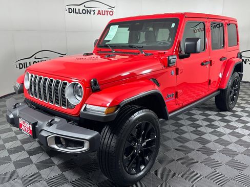 Used 2025 Jeep Wrangler Unlimited Sahara w/ Safety Group AWD/4WD image 2