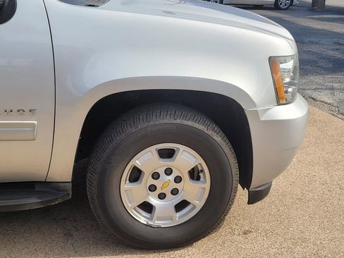 Used 2011 Chevrolet Tahoe LT w/ Luxury Package RWD image 8