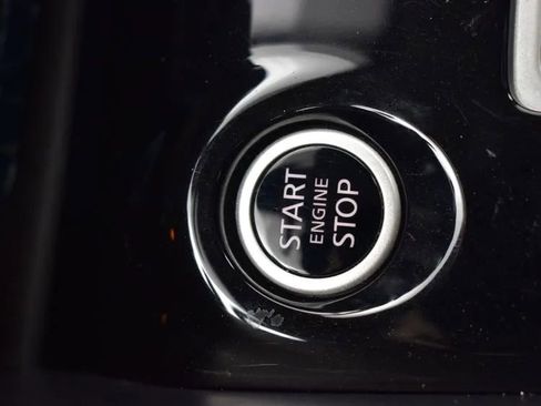 Used 2024 Nissan Versa SV image 27