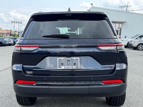 Used 2024 Jeep Grand Cherokee Limited w/ Luxury Tech Group II AWD/4WD image 9