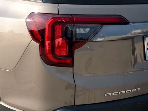 Used 2023 GMC Acadia AT4 w/ Technology Package image 6