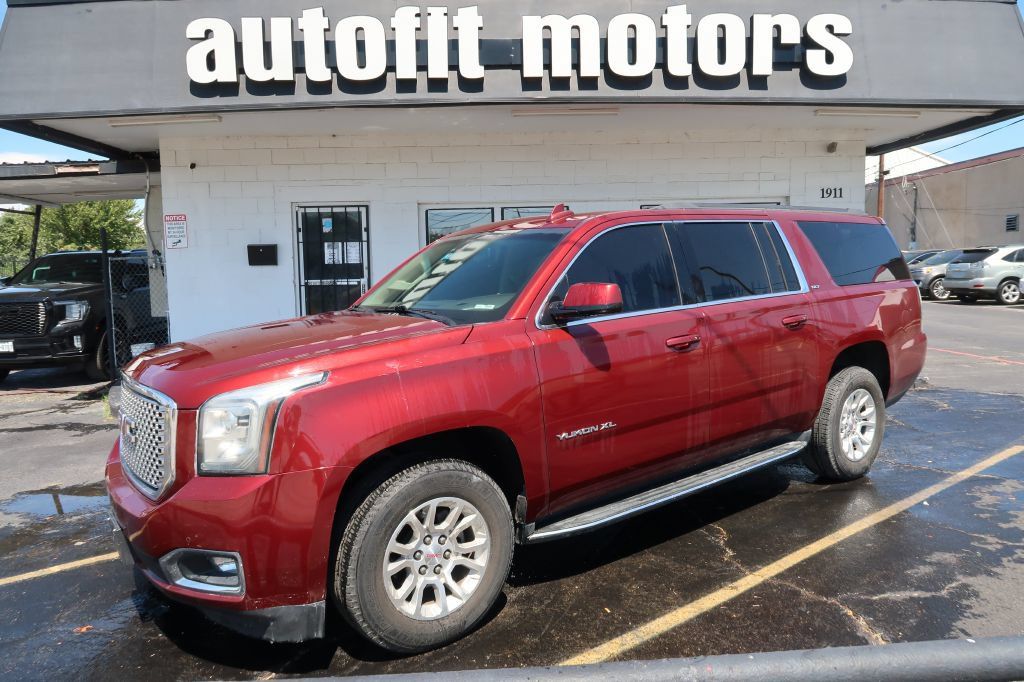 Used 2017 GMC Yukon XL SLT w/ Open Road Package AWD/4WD image 1