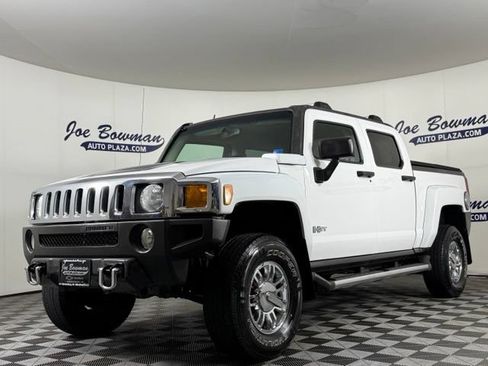 Used 2009 HUMMER H3T AWD/4WD image 3