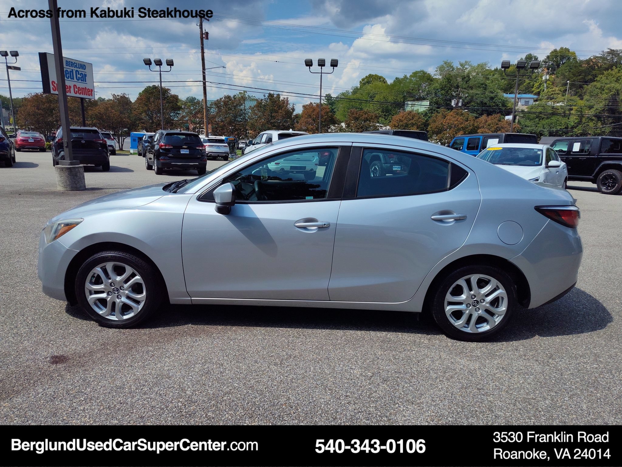 Used 2017 Toyota Yaris iA FWD image 7