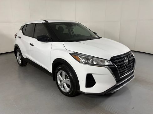 Used 2024 Nissan Kicks S FWD image 2