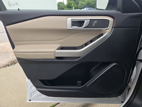 Certified 2023 Ford Explorer XLT w/ Equipment Group 202A image 21