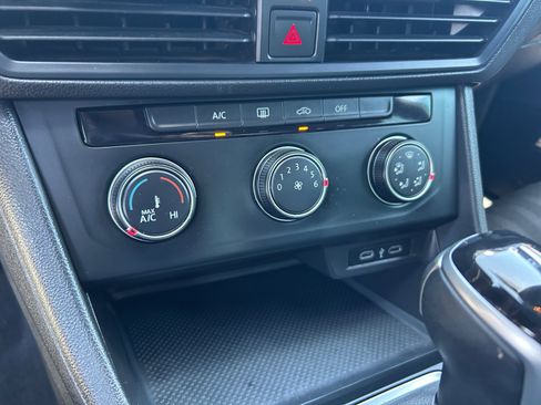 Used 2022 Volkswagen Jetta Sport FWD image 12