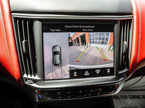Used 2023 Maserati Levante GT AWD/4WD image 11