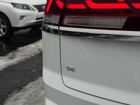 Used 2025 Volkswagen Atlas Cross Sport SE w/ Panoramic Sunroof Package image 11