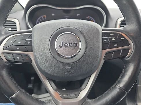 Used 2020 Jeep Grand Cherokee Laredo w/ Security & Convenience Group AWD/4WD image 22