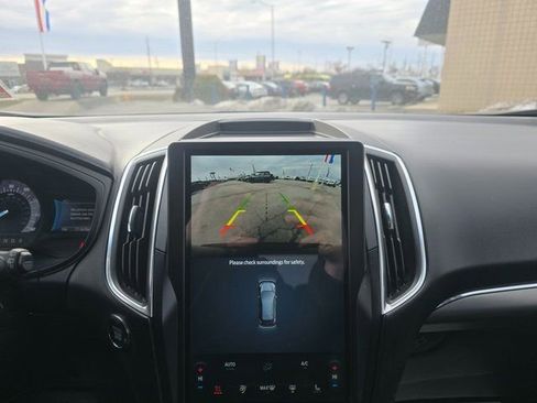 Used 2022 Ford Edge Titanium image 17