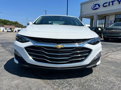 Used 2024 Chevrolet Malibu LT image 2