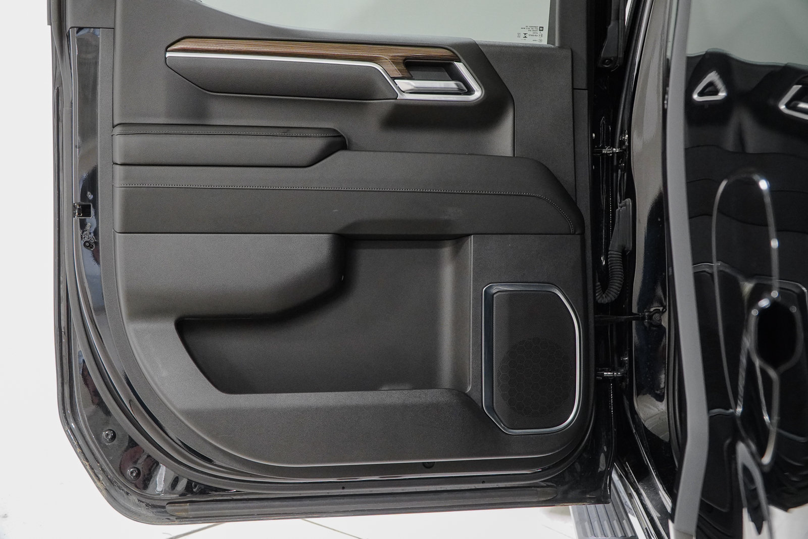 Used 2025 Chevrolet Silverado 1500 LT AWD/4WD image 50
