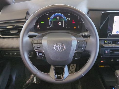 Used 2025 Toyota Camry SE FWD image 20