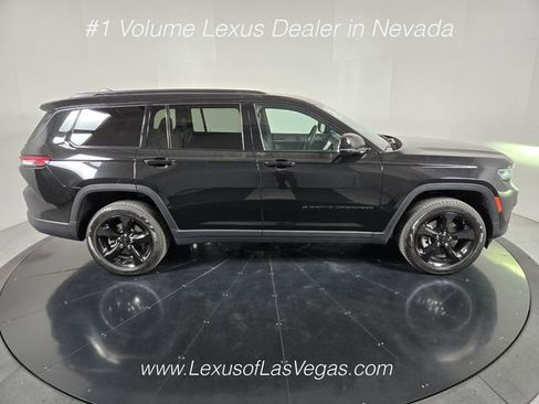 Used 2024 Jeep Grand Cherokee L Limited w/ Black Appearance Package AWD/4WD image 7