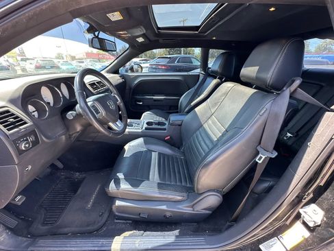 Used 2012 Dodge Challenger R/T RWD image 9