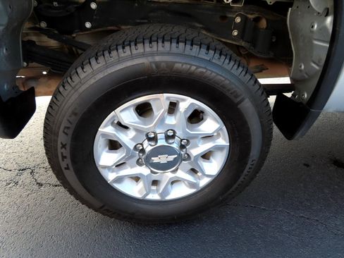 Used 2021 Chevrolet Silverado 3500 LT image 21