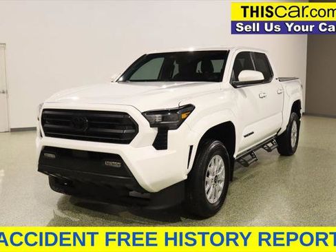 Used 2024 Toyota Tacoma SR5 RWD image 4